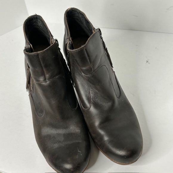 UGG Brown Meredith Wedge Leather Boots - Picture 5 of 5